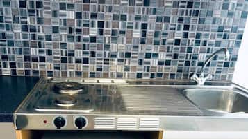 Comfort Double Room, Balcony, Mountain View | Private kitchenette | Mini-fridge, oven, stovetop, toaster