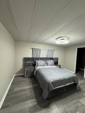 3 chambres, coffres-forts dans les chambres, bureau