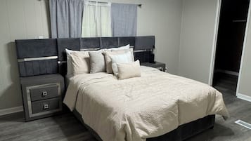 3 slaapkamers, een kluis op de kamer, een bureau