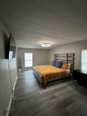 3 chambres, coffre-fort, bureau, fer et planche à repasser