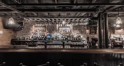 The Glen Cove Hotel & Restaurant
