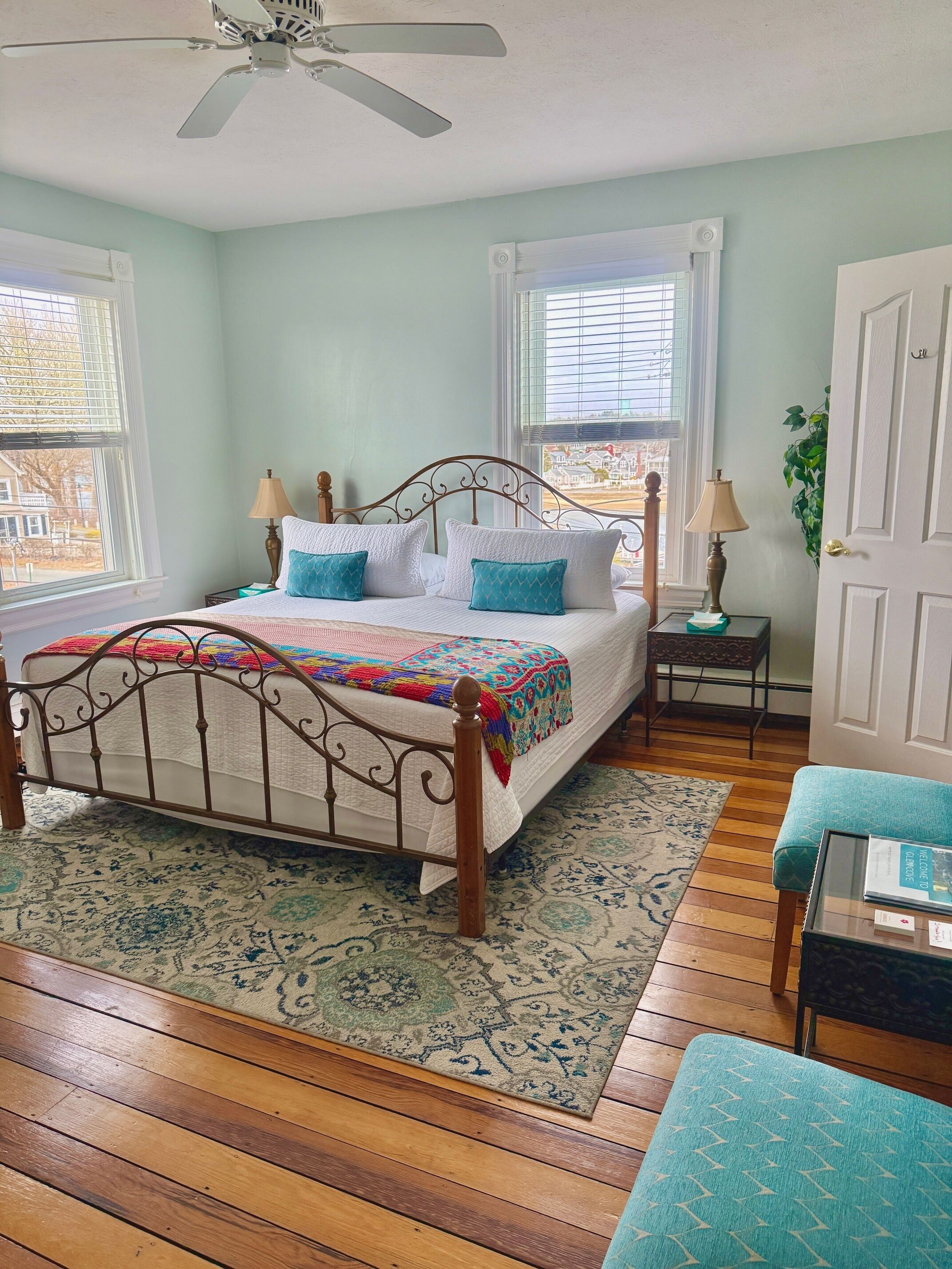 Iron/ironing board, free WiFi, bed sheets