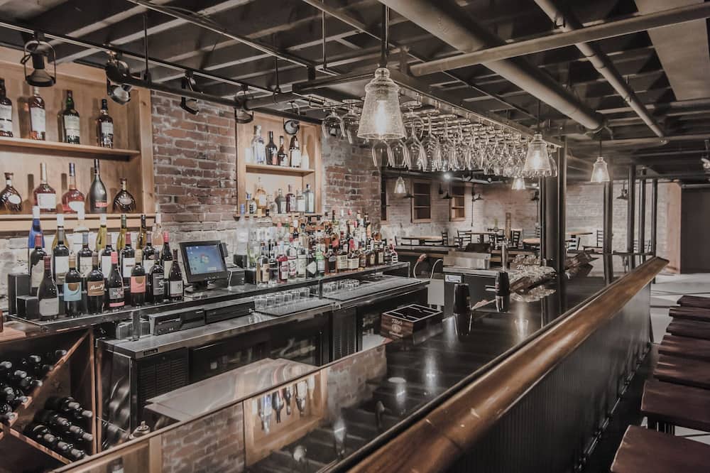 The Glen Cove Hotel & Restaurant