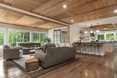Woodland Retreat at Fair Hill- Hot Tub, Pool, and Sport Court