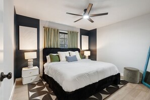 4 bedrooms, iron/ironing board, WiFi, bed sheets