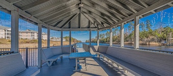 Carolina Dreamin - ocean, sandy beaches, restaurants, music and golfing