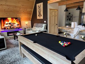 Game room - Baby Chocorua A Frame in the mountains sleeps 9 (Chocorua)