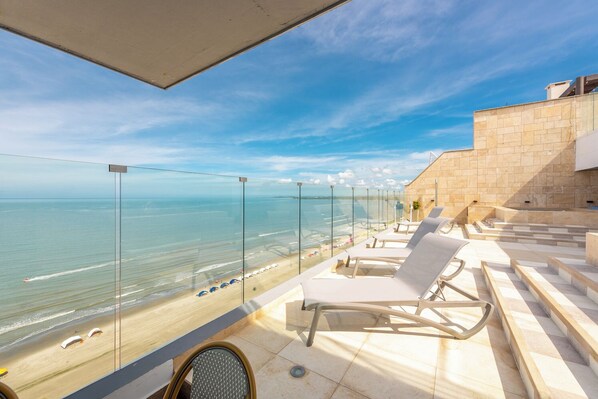 Property grounds - Beachfront condo (La Boquilla)