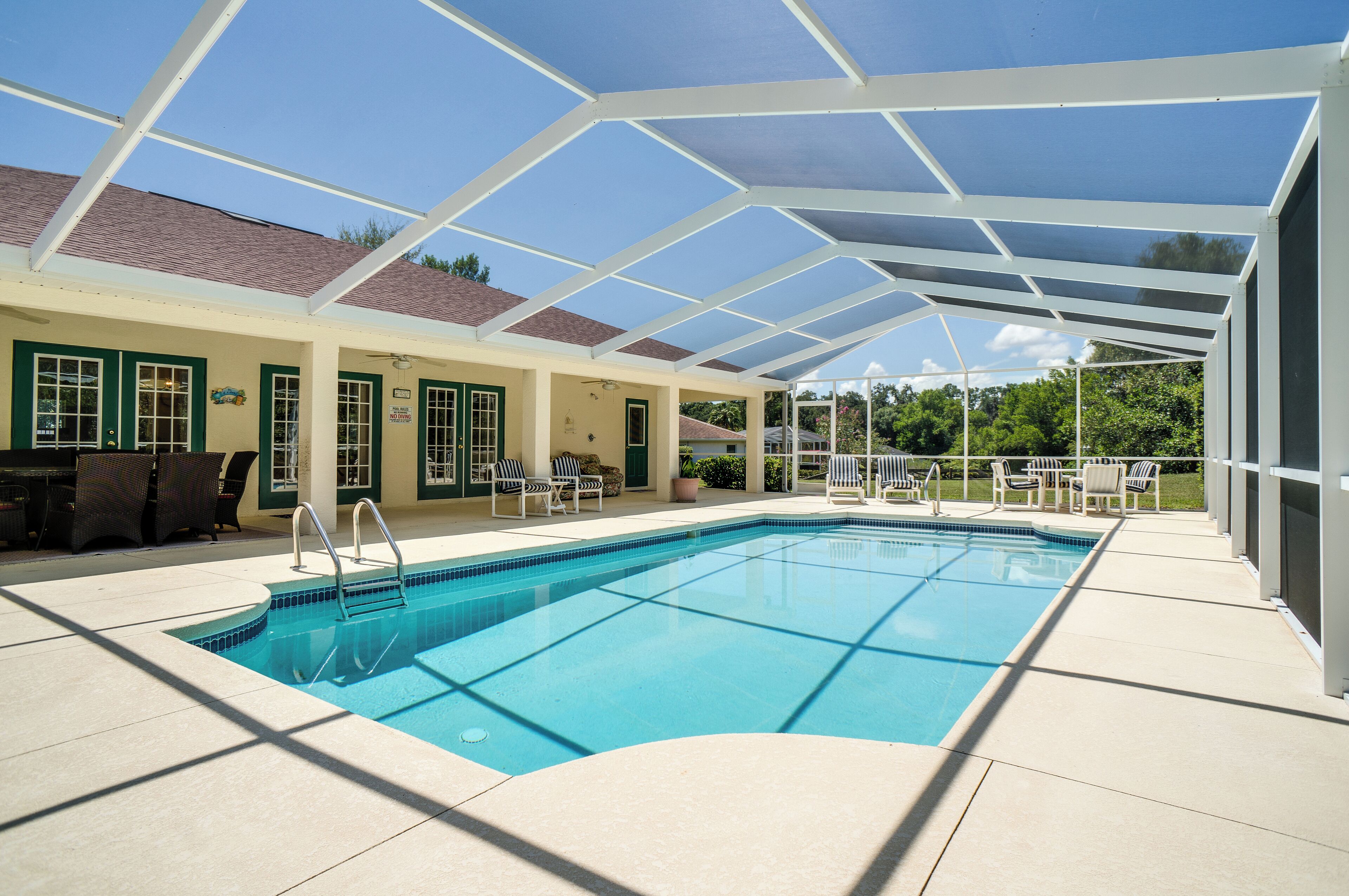 室外泳池、暖水池