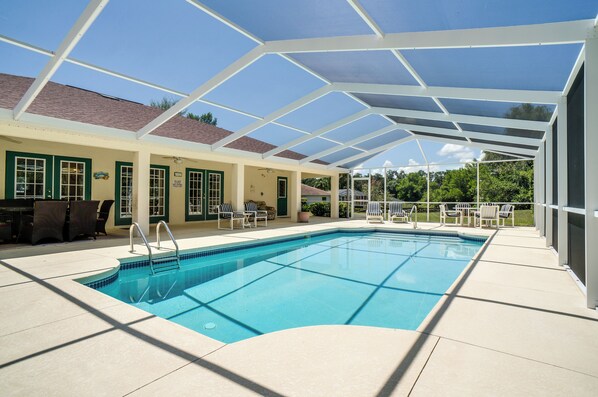 Outdoor pool, a heated pool - Private 3-bedroom Villa in Inverness with Pool (Inverness)