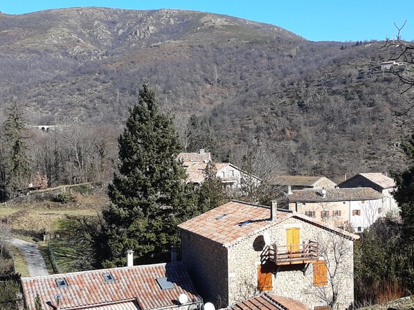 Exterior - Country house in the heart of the Monts d'Ardèche Regional Park (Saint-Julien-du-Gua)
