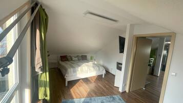 1 soveværelse, skrivebord, strygejern/strygebræt, weekendseng