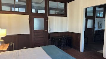 1 bedroom, desk, free WiFi, bed sheets
