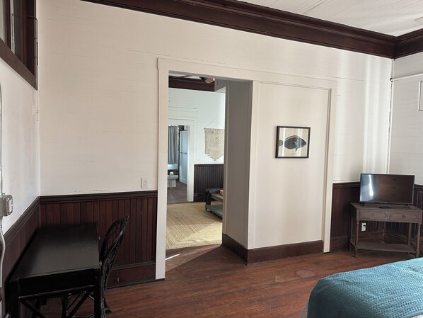 1 bedroom, desk, free WiFi, bed sheets