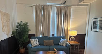 Charming pet-friendly suite in the heart of historic Apalachicola
