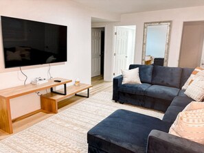 Smart-tv, videospil, bordfodbold, kontorer