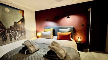 Deluxe Double Room, Private Bathroom, Courtyard View | 2 bedrooms, free WiFi