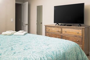 2 bedrooms, iron/ironing board, Internet, bed sheets
