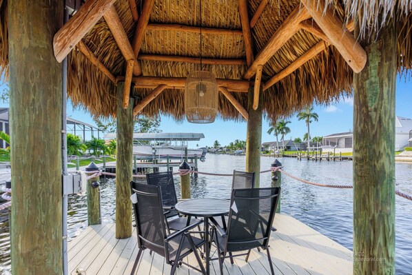 屋外ダイニングエリア