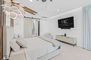 4 室のベッドルーム、WiFi (無料)、ベッドシーツ