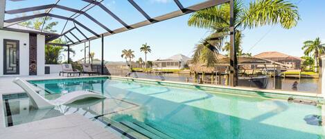 Een verwarmd zwembad