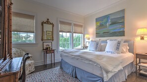 6 bedrooms, iron/ironing board, Internet, bed sheets