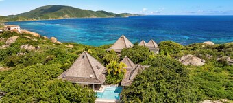 Salt Spring Villa - sister villa to Red Rock Villa, Spectacular pool and privacy