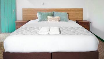 Ropa de cama de alta calidad, cubrecamas, wifi gratis y ropa de cama