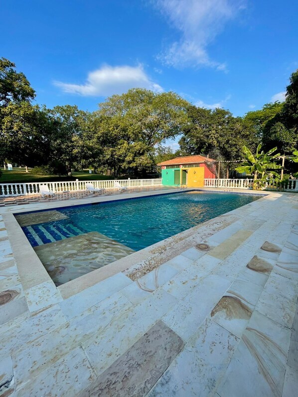 Alberca al aire libre 