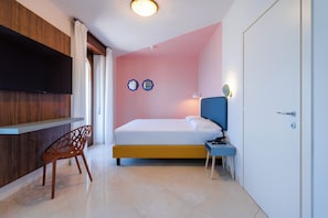 Room, Balcony, Lake View
