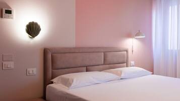 Family Room, Partial Lake View | In-room safe, soundproofing, free WiFi, bed sheets