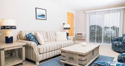 Narragansett Pier - Ocean Road