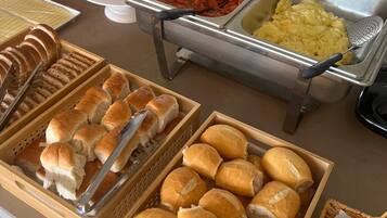 Free daily buffet breakfast