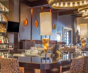 Bar (on property) - Private Modern Home w Pool, Firepit & BBQ - Enjoy AZ outdoor living at its best! (Scottsdale)