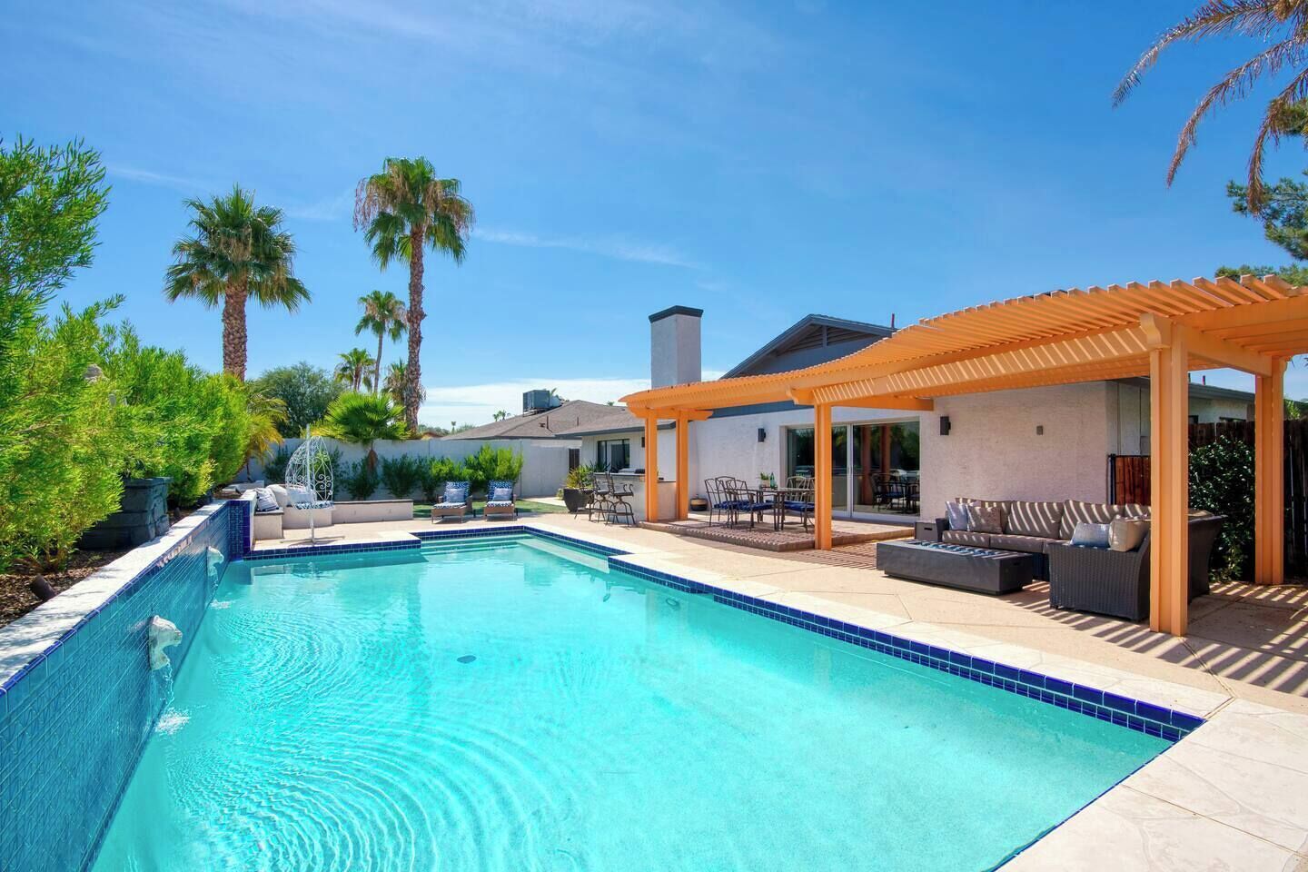 Piscine extérieure, piscine chauffée
