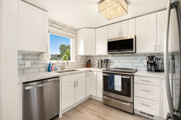 Fridge, microwave, oven, stovetop