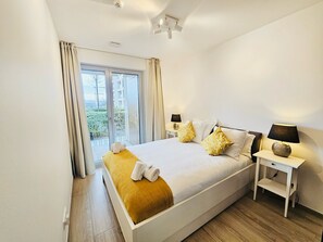 2 bedrooms, iron/ironing board, free WiFi, bed sheets - Serene 2 bedroom flat with terrace (Luxembourg City)