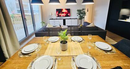Serene 2 bedroom flat with terrace