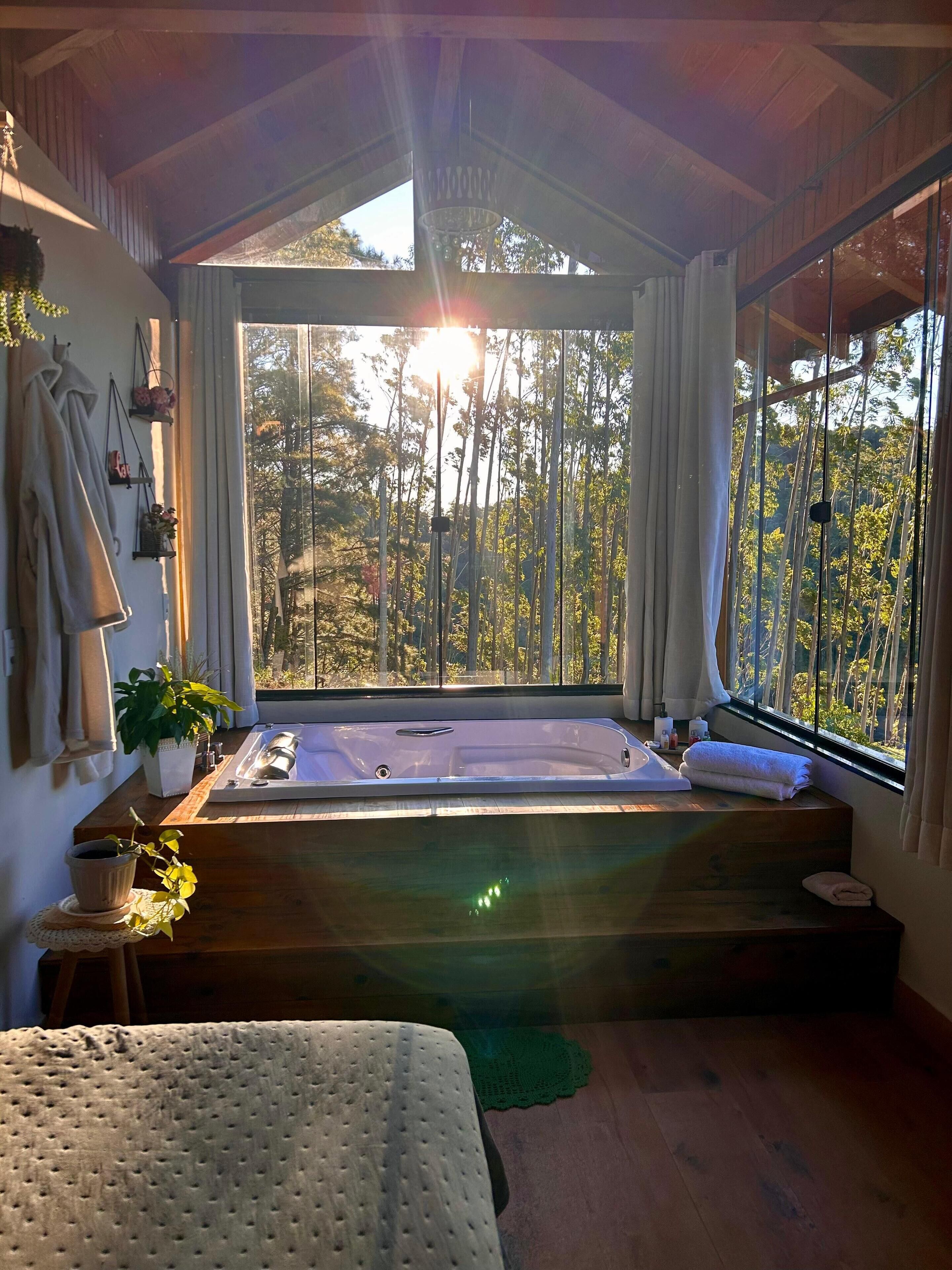 Chalet Deluxe, baignoire à jets, vue sur la montagne | Commodité de la chambre