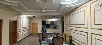 Charming 3-bedroom bungalow in Sukkur with Swimming Poo.Home away from Home.