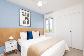 2 bedrooms, internet, bed sheets