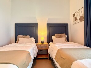 2 bedrooms, iron/ironing board, bed sheets - Penthouse Ipanema La Cala by Solrentspain (Mijas Costa)