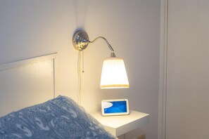 1 habitación, tabla de planchar con plancha, internet y ropa de cama 