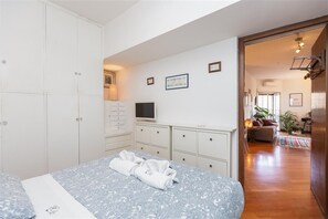 1 bedroom, iron/ironing board, Internet, bed sheets