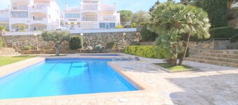 App. 4/5p Roses - Peace & Family