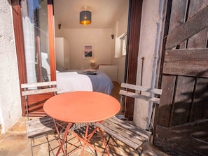 Comfort House, 3 Bedrooms, Garden View | 3 bedrooms, iron/ironing board, free WiFi