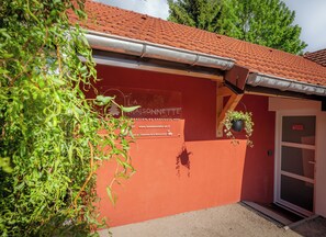 Fachada de la propiedad