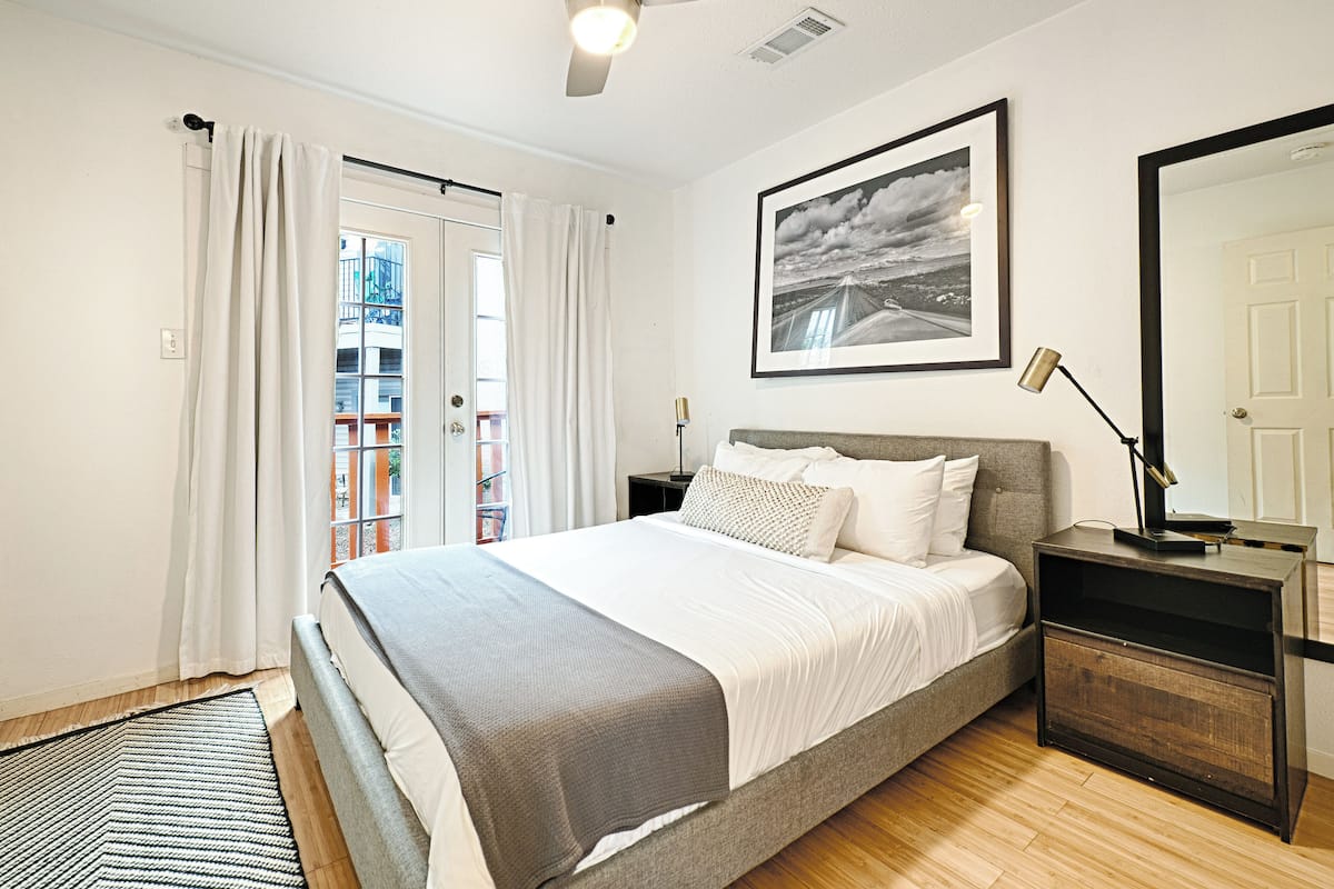 Superior Townhome, Patio | 2 bedrooms, free WiFi, bed sheets