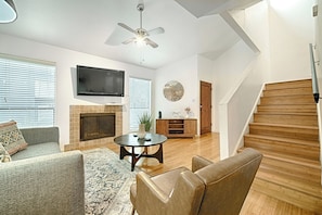 Superior Townhome, Patio | Living area - Heart of Austin Hideaways (Austin)