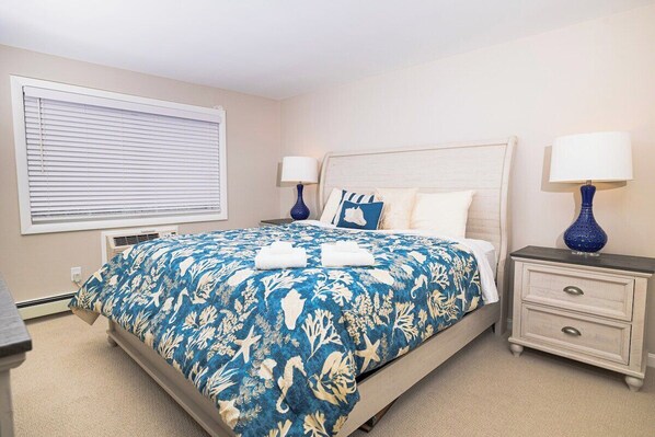 2 bedrooms, iron/ironing board, internet, bed sheets